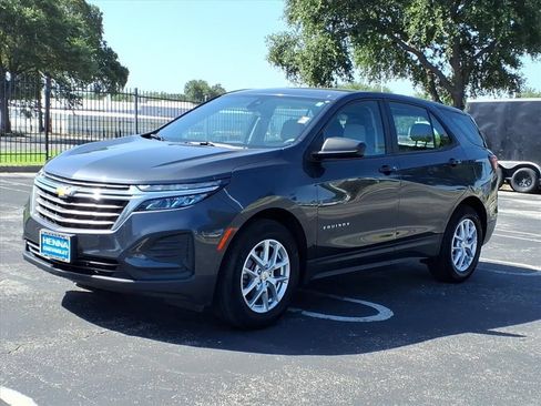 Used 2022 Chevrolet Equinox LS FWD image 11