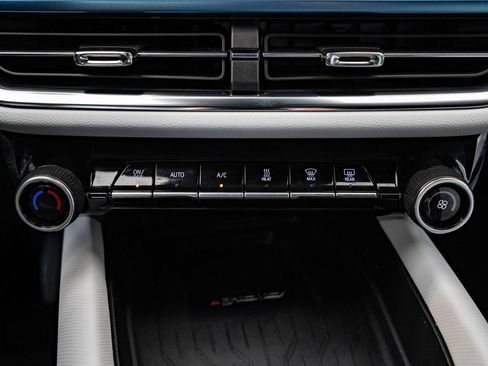 Used 2025 Chevrolet Equinox EV LT w/ Convenience Package FWD image 35