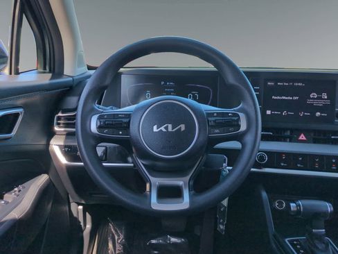 Used 2023 Kia Sportage LX image 12