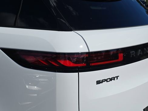 New 2025 Land Rover Range Rover Sport Dynamic SE image 35