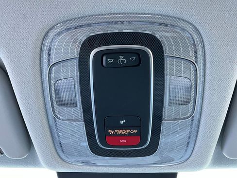 Used 2025 Hyundai Kona SEL image 17