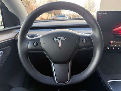 Used 2023 Tesla Model Y Long Range image 9