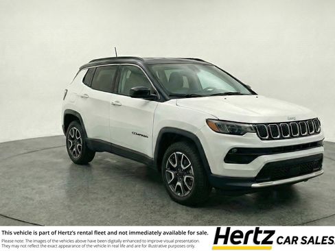 Used 2025 Jeep Compass Trailhawk image 1