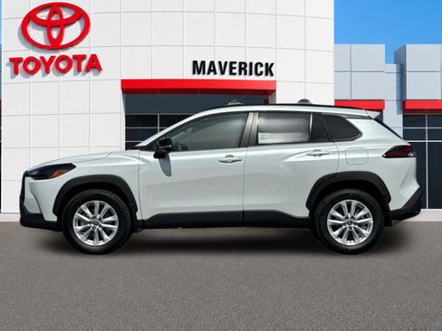 New 2026 Toyota Corolla Cross LE FWD image 2