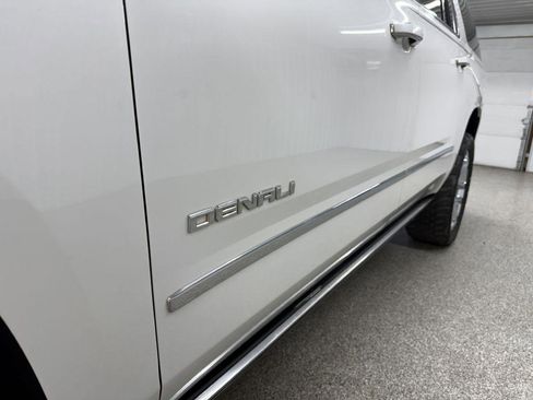 Used 2020 GMC Yukon XL Denali w/ Denali Ultimate Package AWD/4WD image 7
