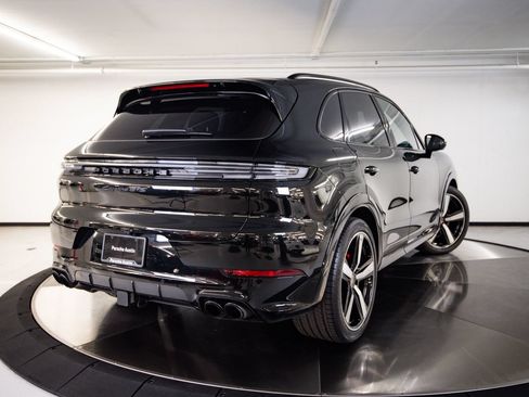 Used 2026 Porsche Cayenne GTS AWD/4WD image 7