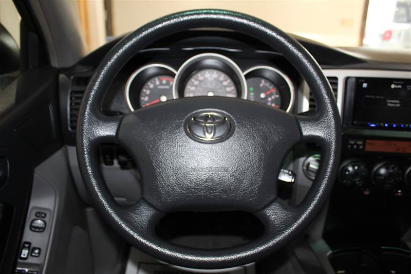 Used 2007 Toyota 4Runner SR5 AWD/4WD image 14