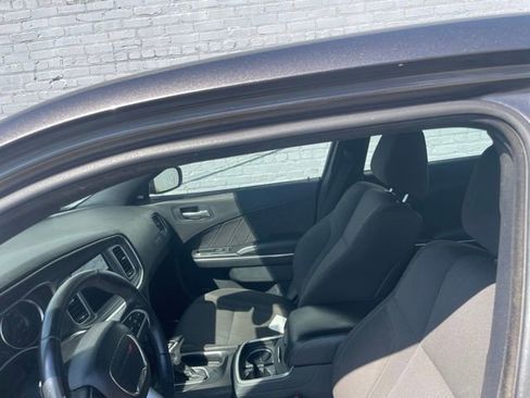 Used 2017 Dodge Charger SXT RWD image 20