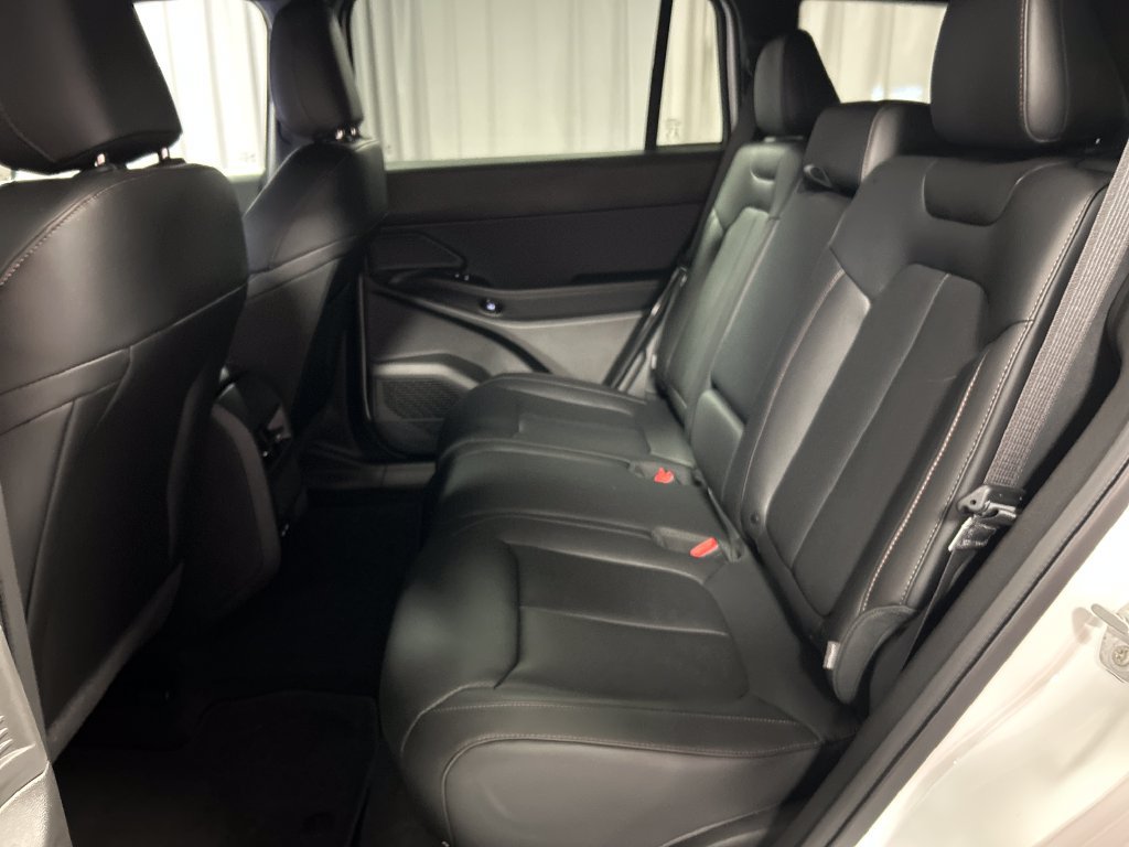 Used 2026 Jeep Cherokee Limited AWD/4WD image 23