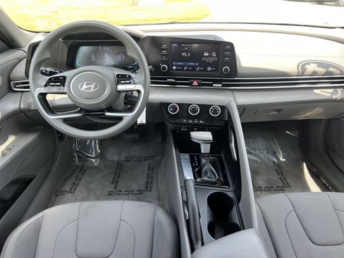 Used 2024 Hyundai Elantra SE FWD image 24