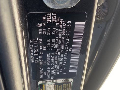 Used 2025 Kia Telluride LX FWD image 36