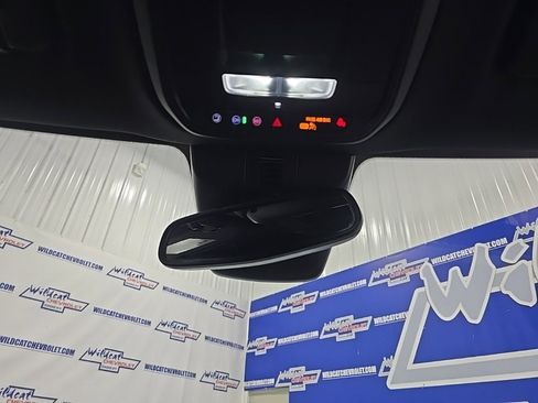 Used 2025 Buick Enclave Preferred image 32