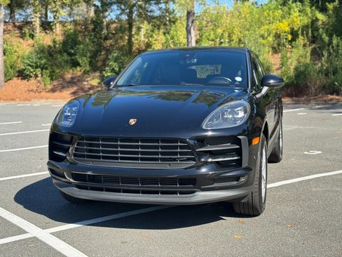 Used 2020 Porsche Macan image 3