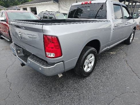 Used 2020 RAM 1500 Classic SLT w/ Luxury Group RWD image 3