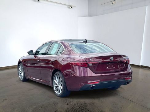 Used 2017 Alfa Romeo Giulia AWD image 6