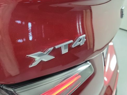 Used 2022 Cadillac XT4 Sport w/ Enhanced Visibility Package FWD image 5