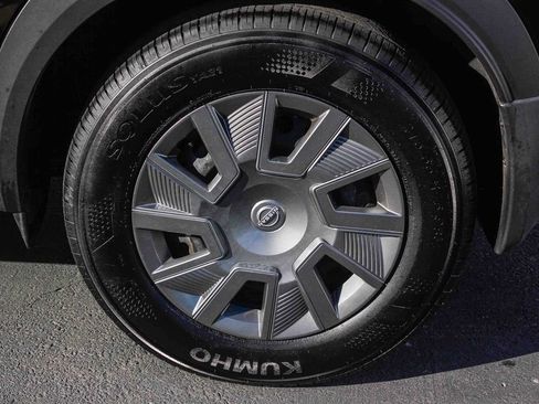 Certified 2025 Nissan Kicks S image 12