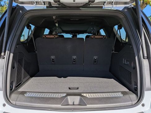 New 2026 Chevrolet Suburban High Country w/ Sun And Tow Package AWD/4WD image 22