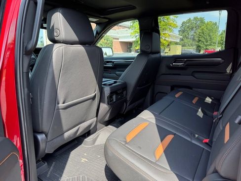 Used 2024 GMC Sierra 1500 AT4 w/ Technology Package AWD/4WD image 13