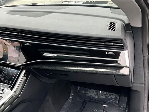 Used 2020 Audi Q8 Premium Plus image 17