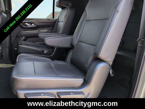 Used 2023 Chevrolet Suburban Premier RWD image 16