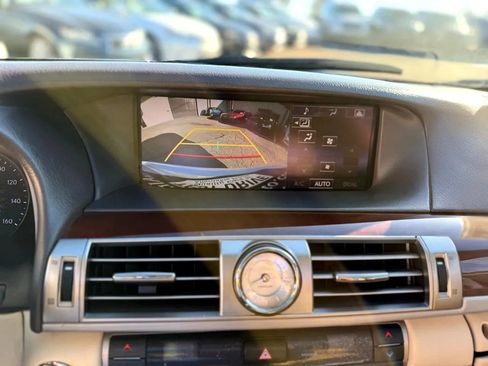 Used 2015 Lexus LS 460 w/ Comfort Package image 3