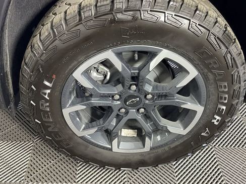 New 2025 Chevrolet Equinox ACTIV image 33