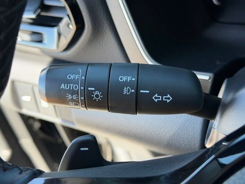 Used 2025 Honda Pilot EX-L image 37