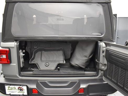 Used 2021 Jeep Wrangler Willys image 7