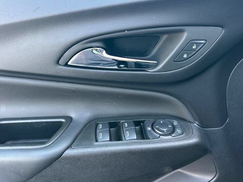Used 2024 Chevrolet Equinox LT FWD image 13