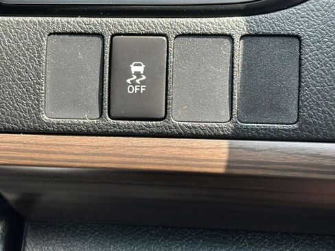 Used 2017 Toyota Camry LE FWD image 18