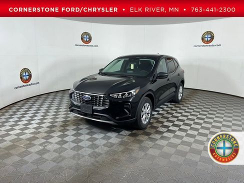 Used 2025 Ford Escape Active AWD/4WD image 1