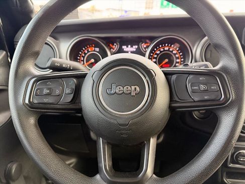 Used 2023 Jeep Wrangler Unlimited Sport image 15
