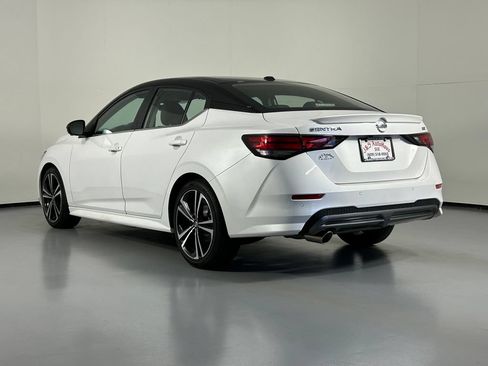 Used 2023 Nissan Sentra SR w/ SR Premium Package FWD image 5