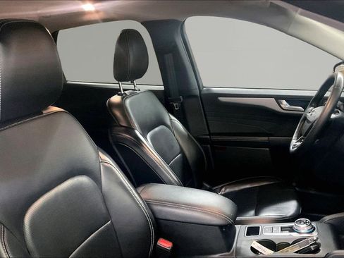 Used 2024 Ford Escape Platinum image 31