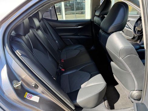 Used 2018 Toyota Camry SE image 13