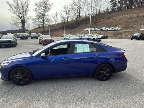 Used 2023 Hyundai Elantra SEL image 7