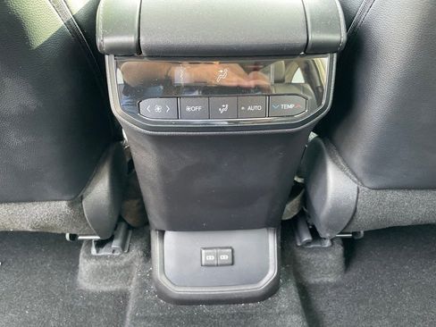 Used 2024 Toyota Highlander XLE image 20