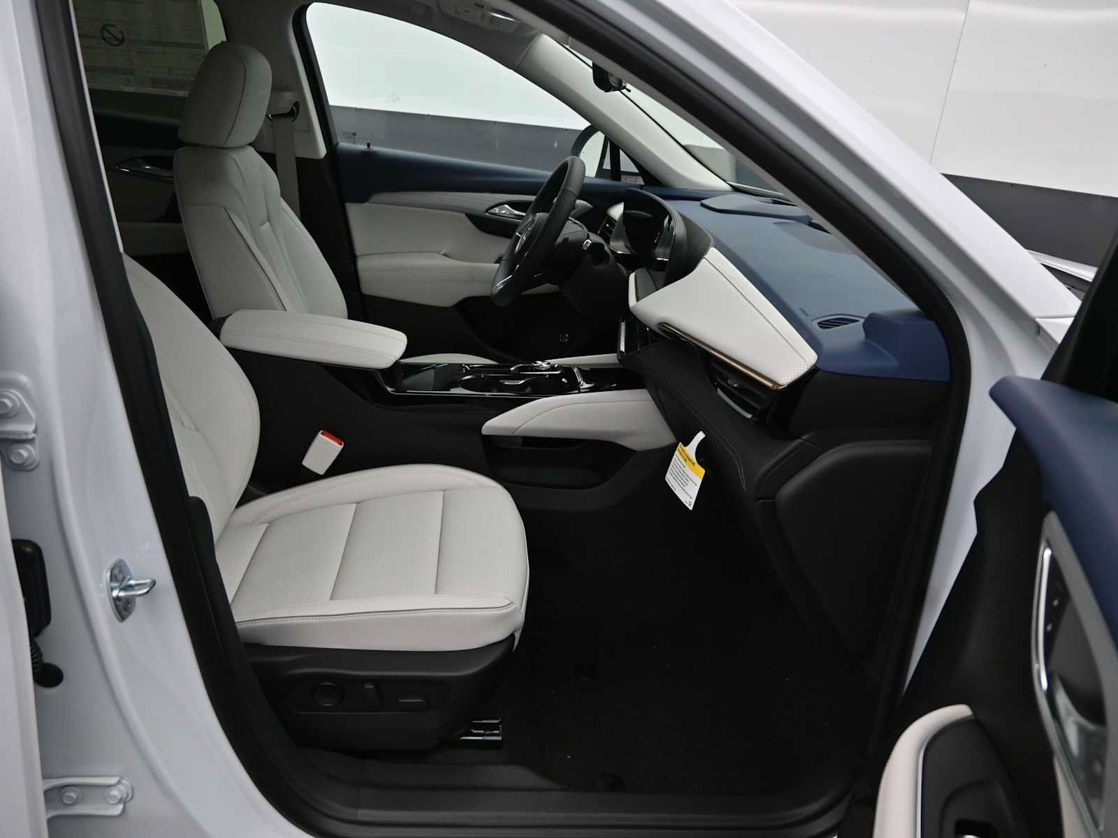 Used 2026 Buick Envision Avenir AWD/4WD image 11