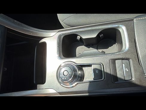 Used 2017 Ford Fusion SE w/ Fusion SE Technology Package FWD image 21