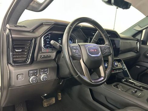 Used 2025 GMC Sierra 2500 AT4 w/ AT4 Premium Plus Package AWD/4WD image 14
