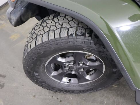Used 2021 Jeep Gladiator Overland w/ LED Lighting Group AWD/4WD image 42