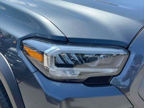Certified 2023 Toyota Tacoma TRD Off-Road AWD/4WD image 11