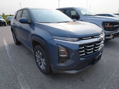 Used 2026 Chevrolet Equinox LT AWD/4WD image 3