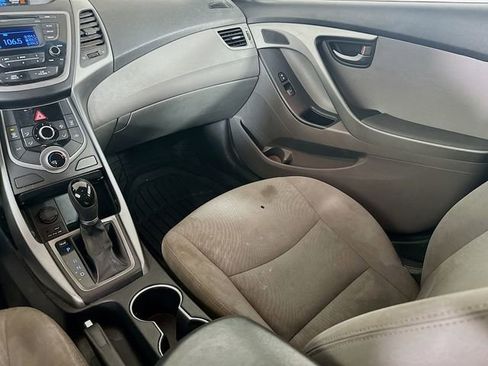 Used 2014 Hyundai Elantra SE image 21