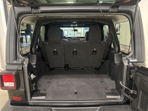 Used 2022 Jeep Wrangler Unlimited Sport image 30