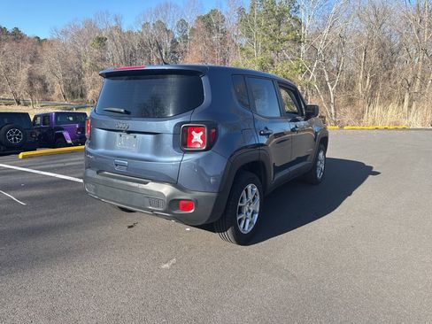 Used 2023 Jeep Renegade Latitude image 5