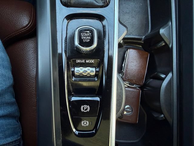Used 2018 Volvo XC60 T5 Inscription w/ Convenience Package AWD/4WD image 12