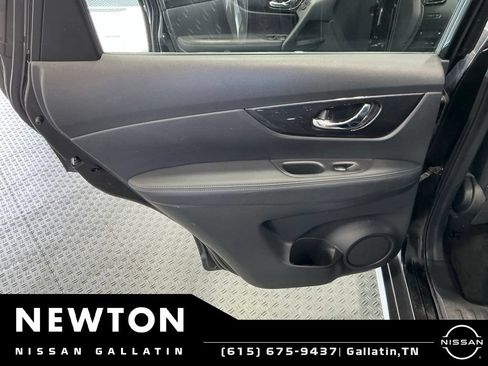 Used 2018 Nissan Rogue S FWD image 34