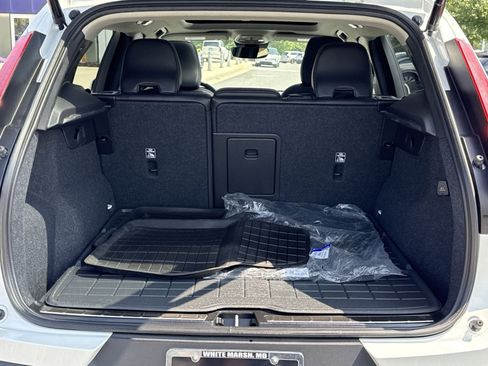 Certified 2023 Volvo XC40 B5 Plus w/ Protection Package Premier AWD/4WD image 35
